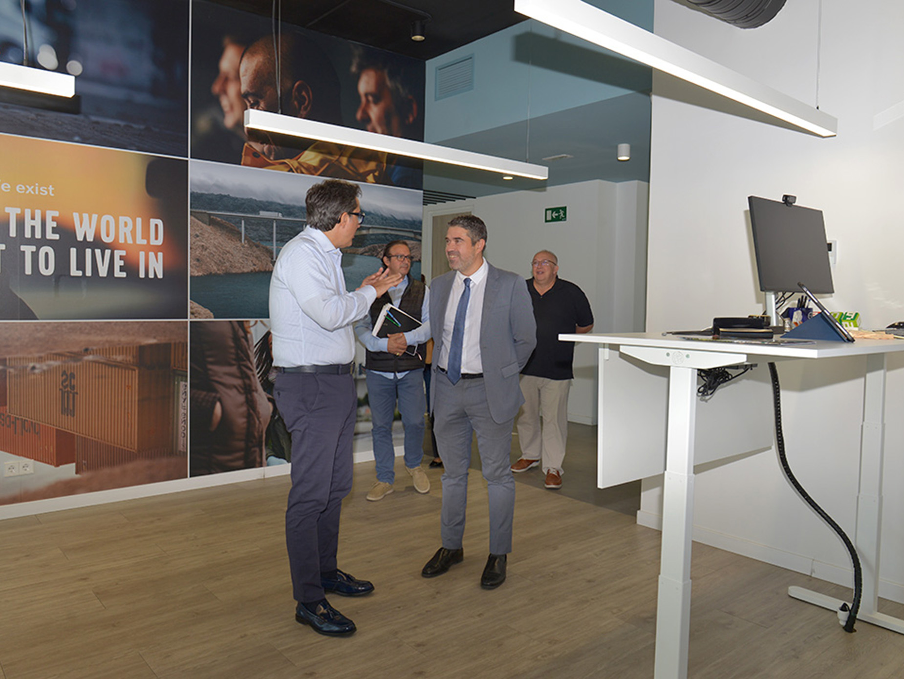 El alcalde en las instalaciones