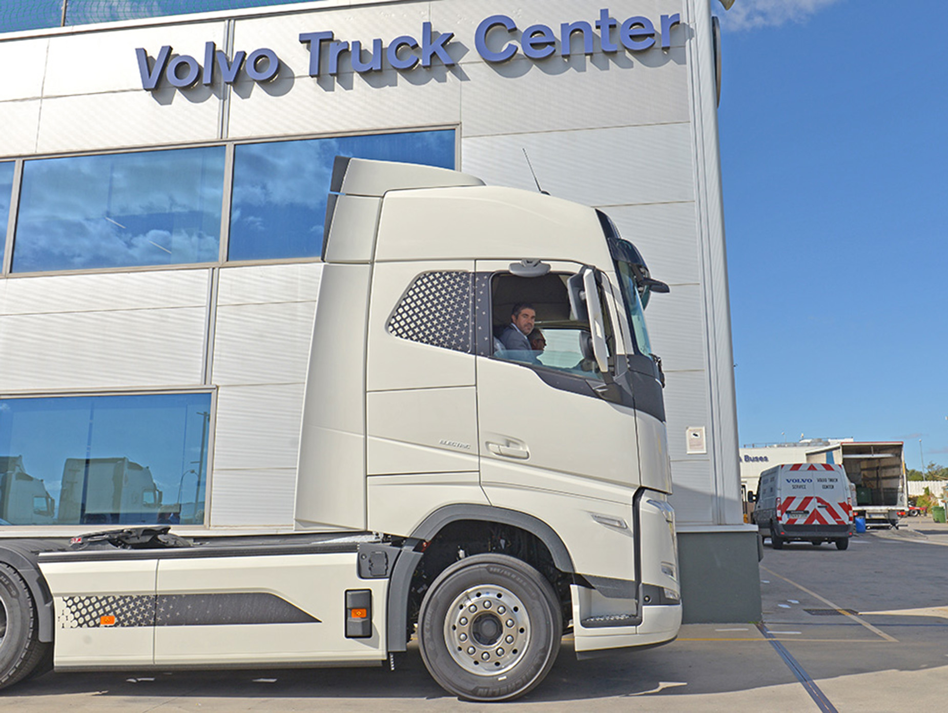 El alcalde de Valdemoro en el camión