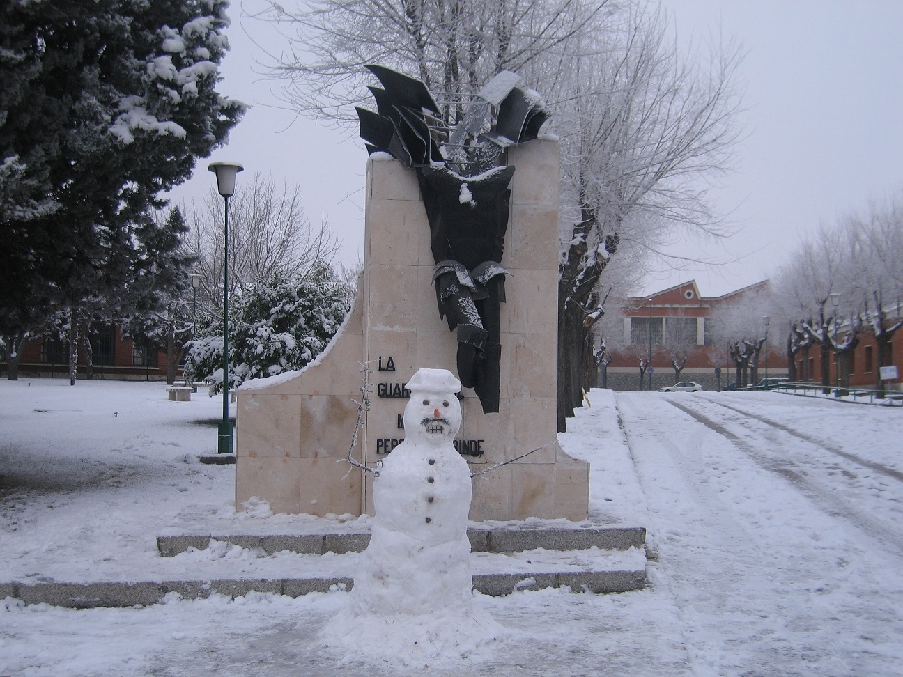 El colegio de Guardias Jóvenes tras la nevada de enero de 2009