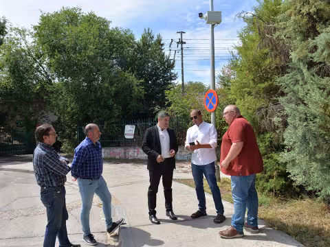 El alcalde revisa la instalación