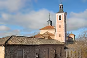 Vista lejana a la iglesia de Valdemoro