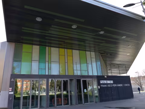 Fachada de la pista hielo